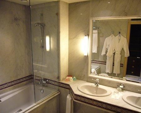 Crystal Rose Hostel Кумаси Екстериор снимка